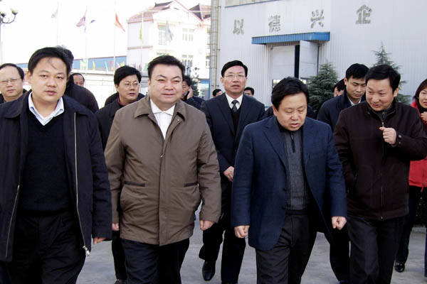 安徽省委副秘書長王福宏視察中德機(jī)床 安徽省委副秘書長王福宏視察中德機(jī)床